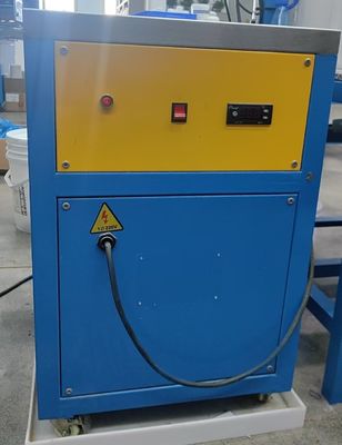 Yenilikçi Silikon Etiket Makinesi, Giyim Etiketlerinin Hızlı ve Sabit Üretimi İçin Kalıp Dondurucusu