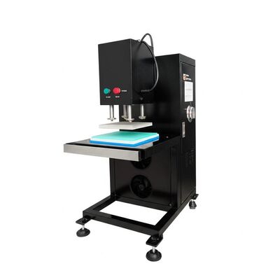 İyi bir fiyat. Hassas Silikon Yüzey Kabartma için 110V 220V Gerilim ve 0C-300C Sıcaklık Aralığı Sunan 2.5kW Silikon Kabartma Makinesi çevrimiçi